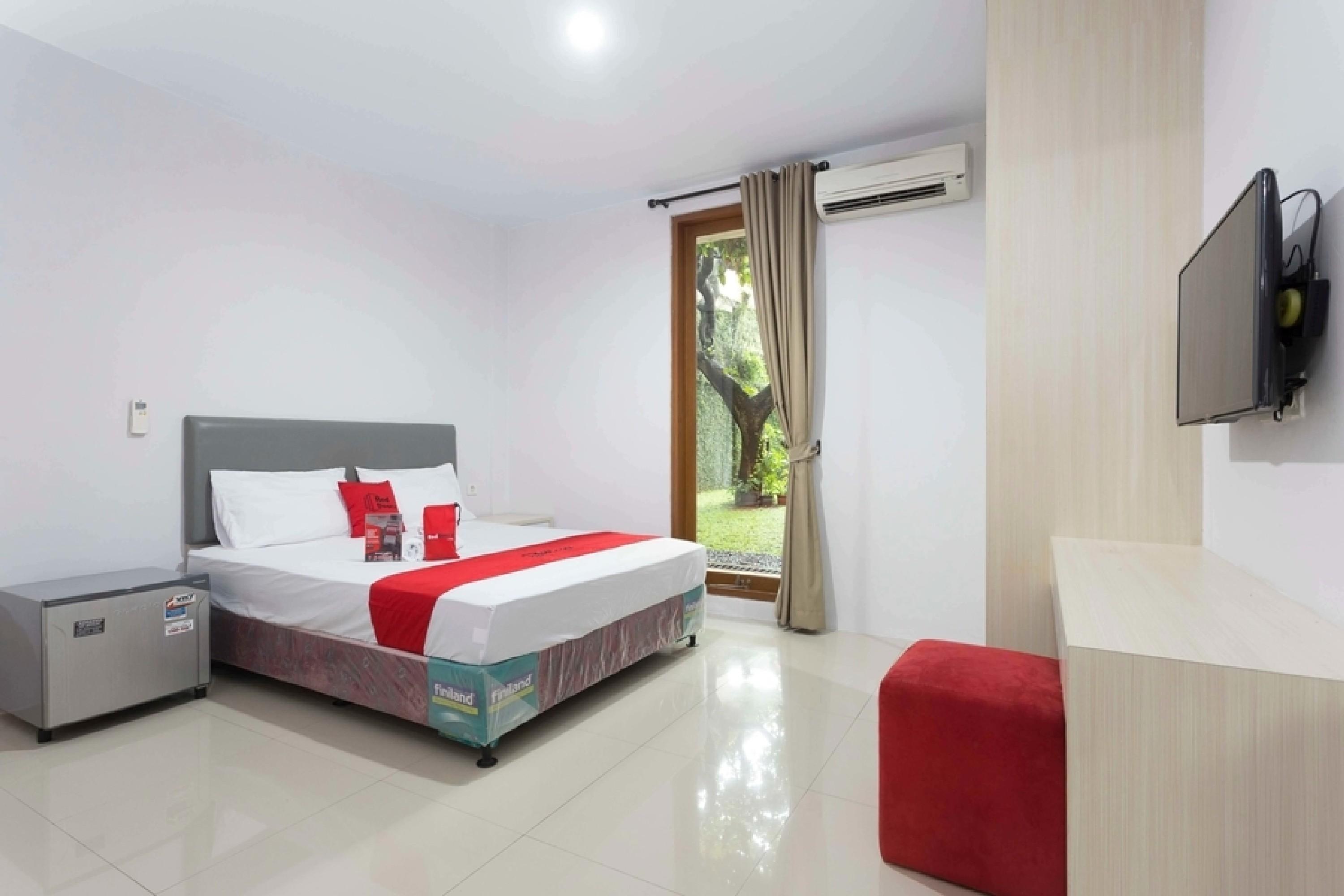 RedDoorz Plus near Cilandak Town Square 2 Cakarta Dış mekan fotoğraf