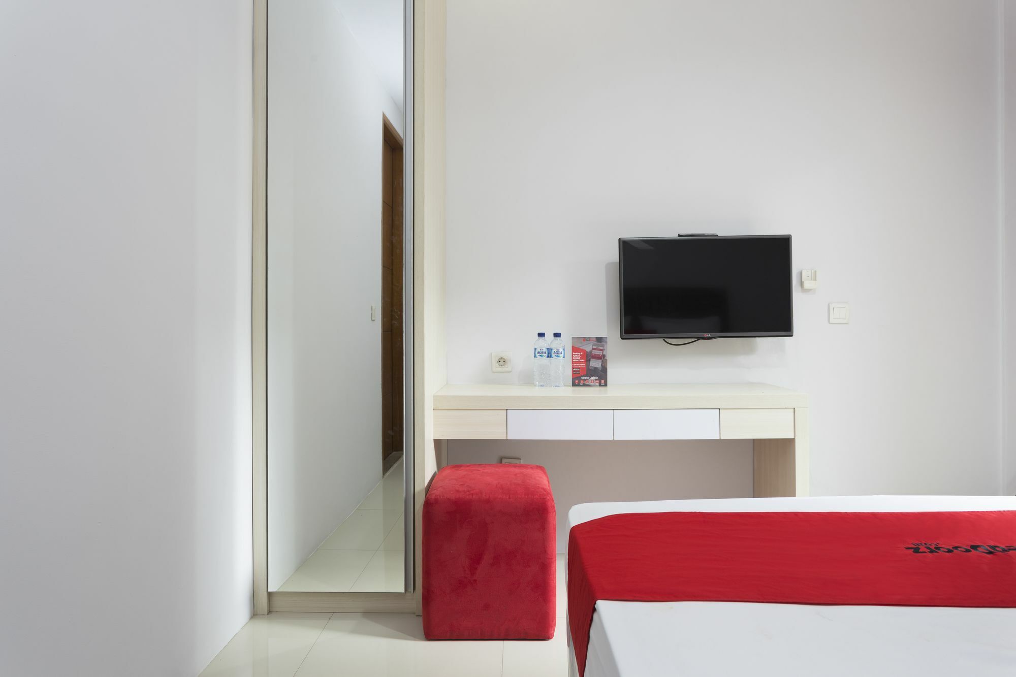 RedDoorz Plus near Cilandak Town Square 2 Cakarta Dış mekan fotoğraf