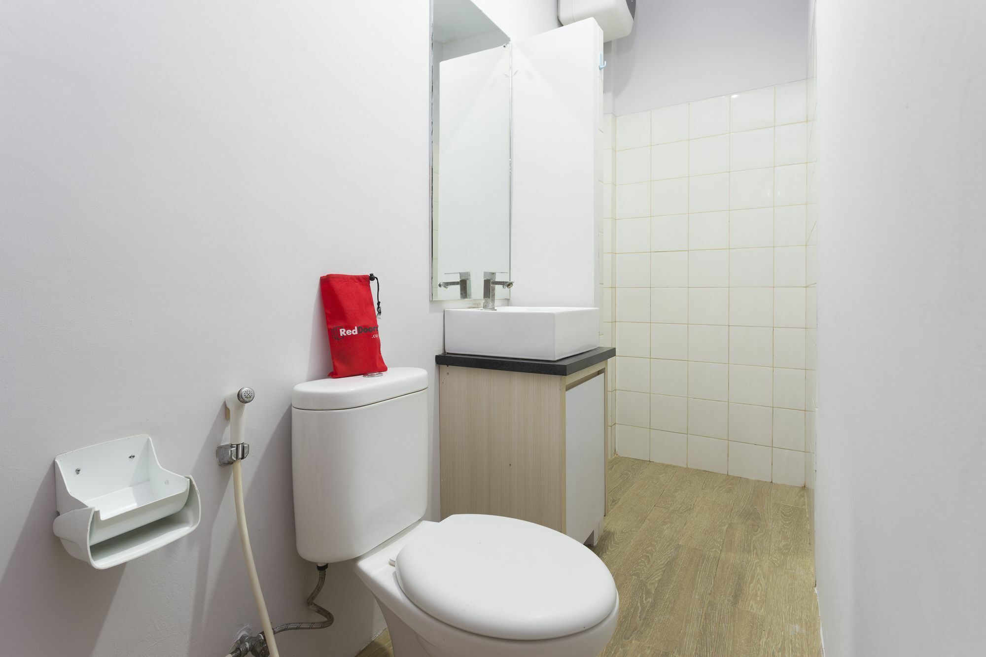 RedDoorz Plus near Cilandak Town Square 2 Cakarta Dış mekan fotoğraf