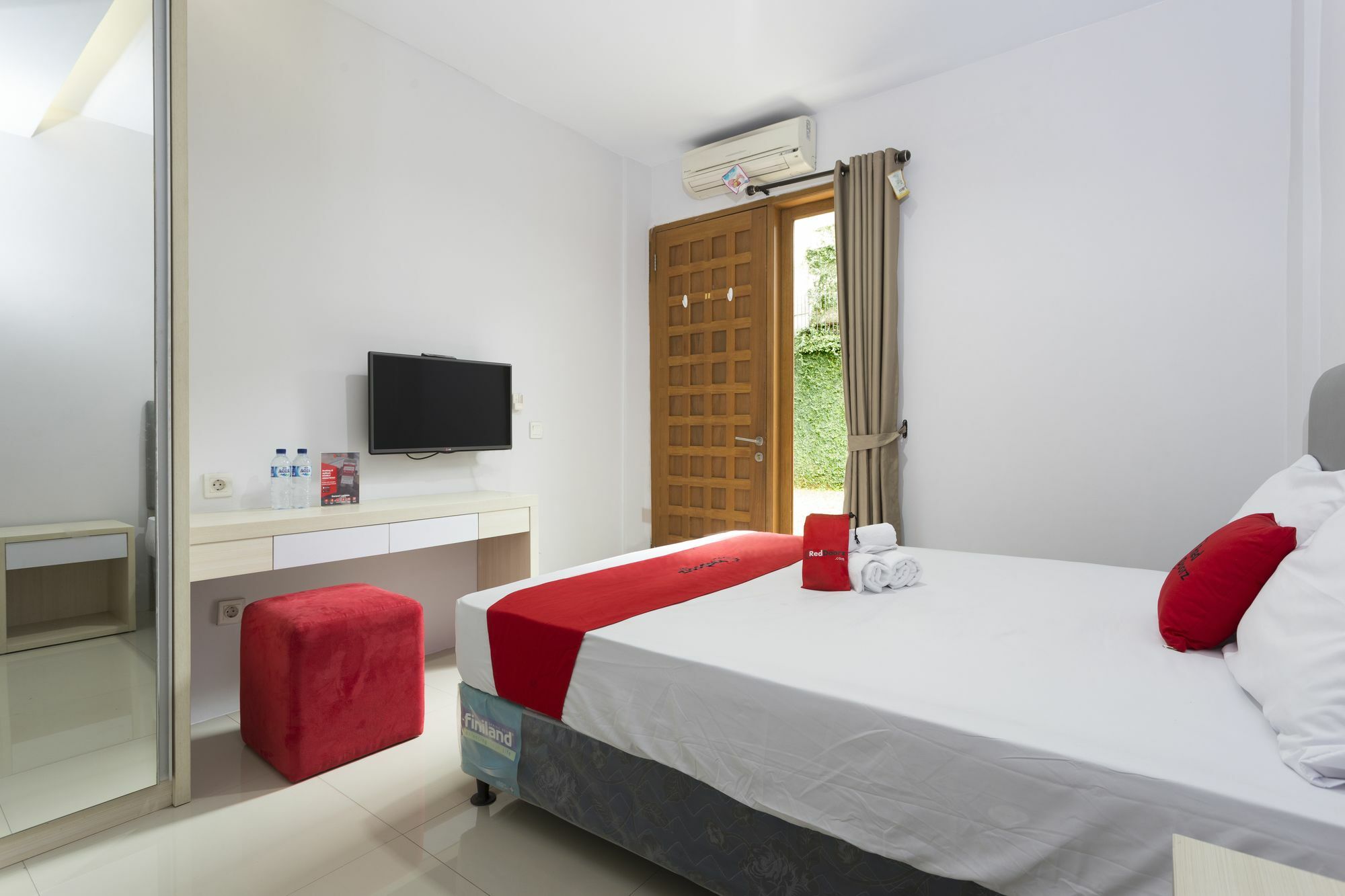 RedDoorz Plus near Cilandak Town Square 2 Cakarta Dış mekan fotoğraf